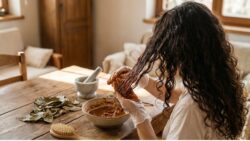 Natural Hair Coloring Guide: Dye Hair Safely Using Henna-Based Home Recipes