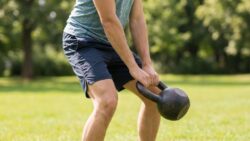 You can build muscle with kettlebells using this 3-move routine beginners learn first