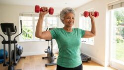 This 72-year-old trainer recommends 4 seated exercises for mobility and flexibility
