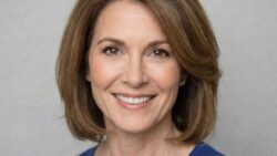 Haircut for Fine Hair: Invisible Layering Adds Volume and Softens Facial Age After 50