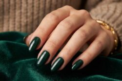 Timeless Green Nail Designs Perfect for a Sophisticated and Chic Winter Manicure